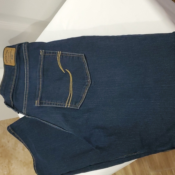 SIGNATURE LEVI STRAUSS GOLD MIDRISE STRAIGHT LEG JEANS ( 28x30) - Picture 3 of 7